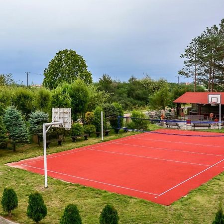 Osrodek Wczasowo-Kolonijny Bazylak Rewal B&B 외부 사진