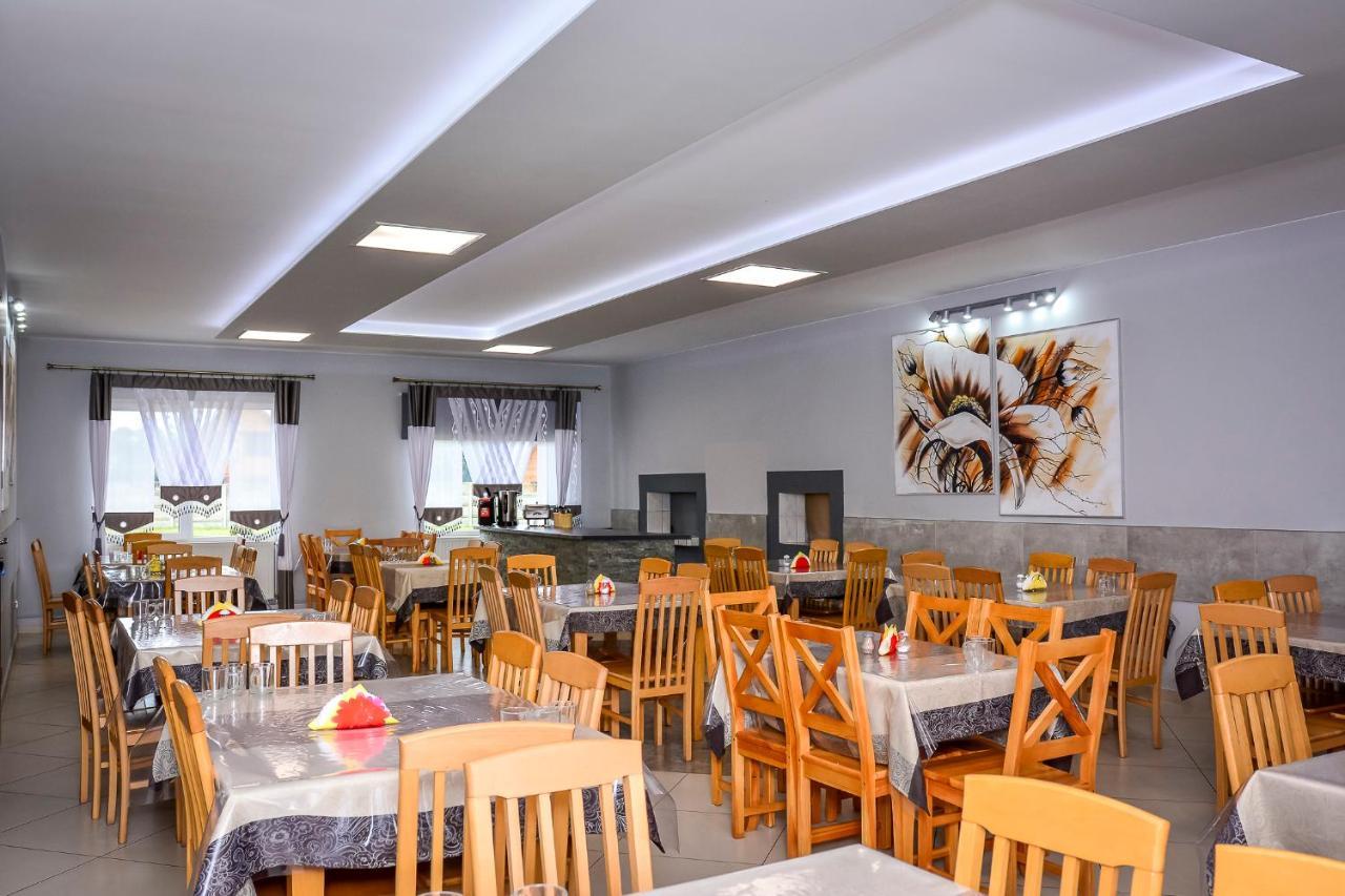 Osrodek Wczasowo-Kolonijny Bazylak Rewal B&B 외부 사진